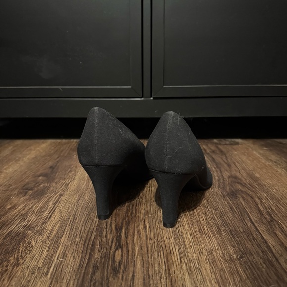 Women's black Heels - Picture 4 of 5